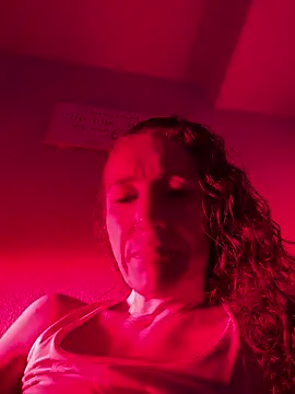 Snapshot of PetitemarieeThaReal chatting on October 29, 9:03 pm PetitemarieeThaReal online show from October 29, 9:03 pm