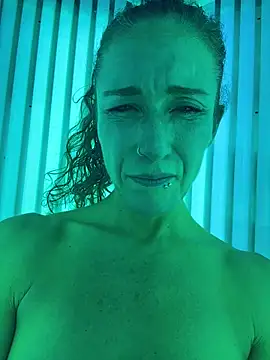 Snapshot of PetitemarieeThaReal chatting on October 30, 9:55 pm PetitemarieeThaReal online show from October 30, 9:55 pm