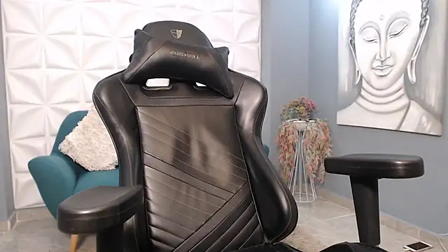 Snapshot of ArohomLester chatting on October 24, 3:16 am ArohomLester online show from October 24, 3:16 am