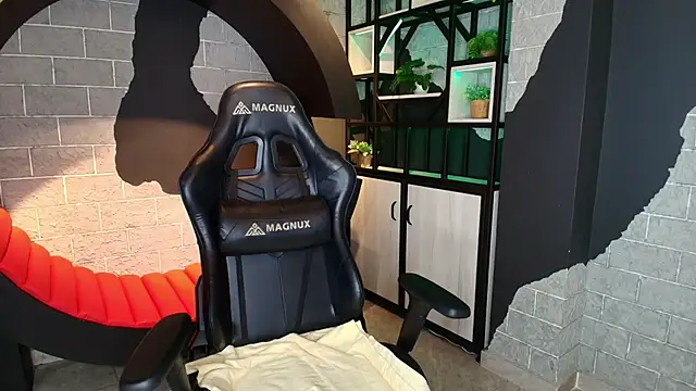 Snapshot of ArohomLester chatting on November 2, 11:15 am ArohomLester online show from November 2, 11:15 am