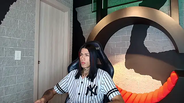 Snapshot of ArohomLester chatting on October 30, 11:08 am ArohomLester online show from October 30, 11:08 am