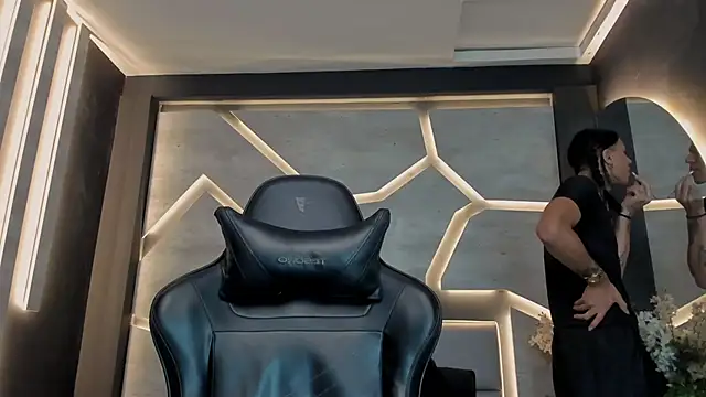 Snapshot of ArohomLester chatting on November 14, 11:03 am ArohomLester online show from November 14, 11:03 am