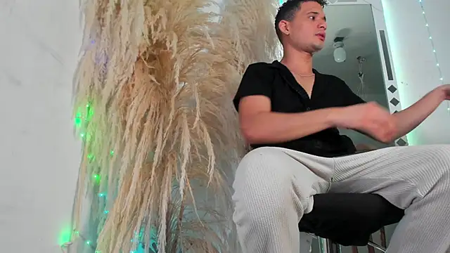 Snapshot of Jax_Thunder chatting on February 10, 1:32 pm Jax Thunder online show from February 10, 1:32 pm