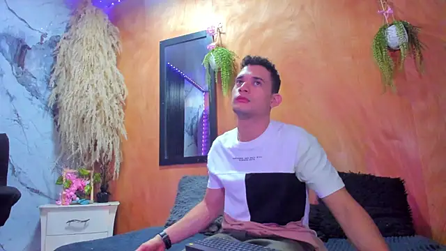 Snapshot of Jax_Thunder chatting on February 13, 1:33 pm Jax Thunder online show from February 13, 1:33 pm