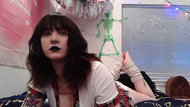 Trickylucy555 online show from February 23, 11:44 am