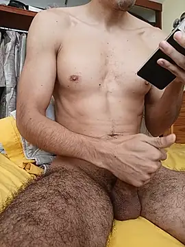 Snapshot of ItaloFitBoy25 chatting on May 31, 2:45 pm ItaloFitBoy25 online show from May 31, 2:45 pm