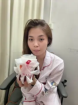 aaaaawhate online show from February 25, 11:10 am