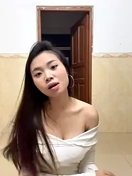 Snapshot of aaaaawhate chatting on December 15, 9:59 am aaaaawhate online show from December 15, 9:59 am