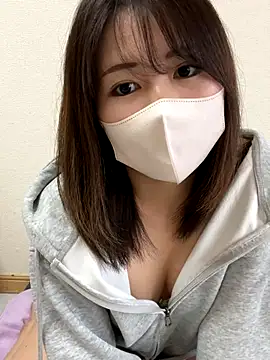 Snapshot of Rui_87 chatting on November 13, 1:42 am Rui 87 online show from November 13, 1:42 am