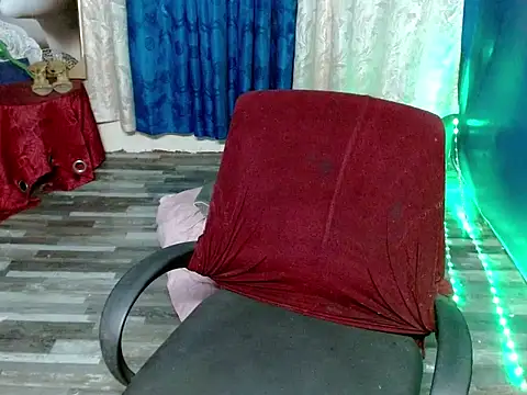 pretty petite asian143 online show from April 6, 1:34 pm