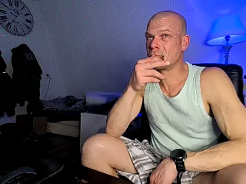 Snapshot of Kinky_Play1 chatting on February 26, 8:31 pm Kinky Play1 online show from February 26, 8:31 pm