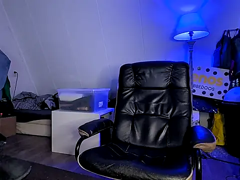 Snapshot of Kinky_Play1 chatting on February 23, 8:20 pm Kinky Play1 online show from February 23, 8:20 pm