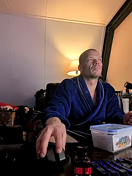 Kinky Play1 online show from January 7, 8:03 pm