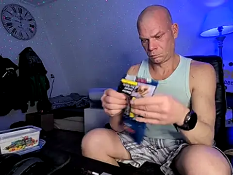 Snapshot of Kinky_Play1 chatting on February 25, 7:58 pm Kinky Play1 online show from February 25, 7:58 pm