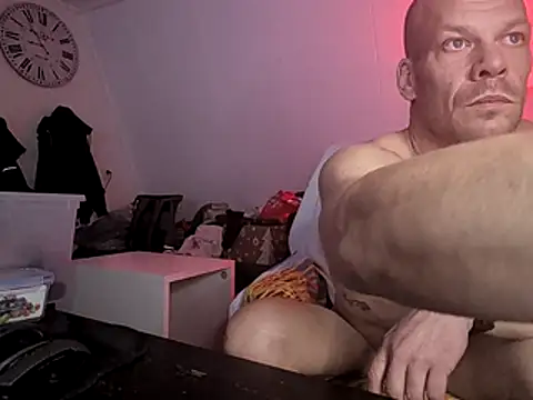 Snapshot of Kinky_Play1 chatting on January 18, 7:50 pm Kinky Play1 online show from January 18, 7:50 pm