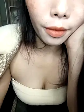 Snapshot of Fish_yellow chatting on November 3, 3:34 am Fish yellow online show from November 3, 3:34 am