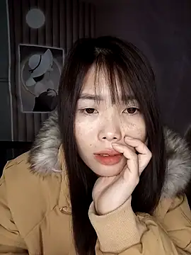 Snapshot of Fish_yellow chatting on November 22, 10:30 pm Fish yellow online show from November 22, 10:30 pm