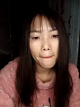 Snapshot of Fish_yellow chatting on November 18, 10:13 pm Fish yellow online show from November 18, 10:13 pm