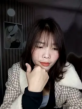 Snapshot of Fish_yellow chatting on December 4, 1:32 pm Fish yellow online show from December 4, 1:32 pm