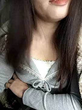 Snapshot of Fish_yellow chatting on November 23, 10:42 pm Fish yellow online show from November 23, 10:42 pm