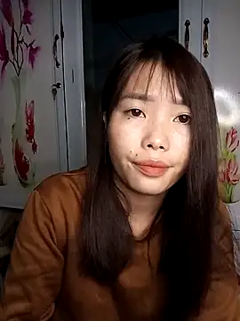 Snapshot of Fish_yellow chatting on November 13, 7:18 pm Fish yellow online show from November 13, 7:18 pm