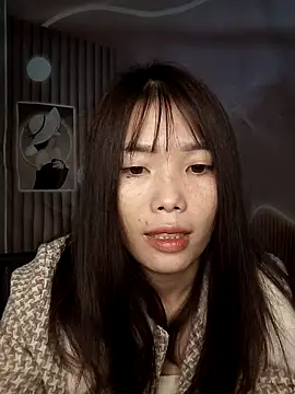 Snapshot of Fish_yellow chatting on November 15, 10:25 pm Fish yellow online show from November 15, 10:25 pm