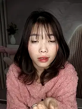 Snapshot of Fish_yellow chatting on November 28, 8:53 pm Fish yellow online show from November 28, 8:53 pm