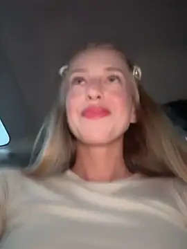 kira mia online show from March 2, 3:30 pm