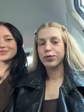 kira mia online show from May 1, 4:23 pm