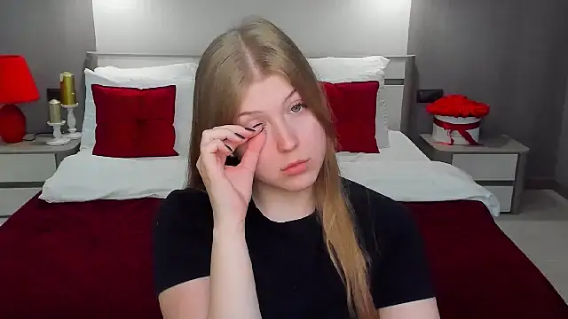 Stella Light online show from April 13, 6:06 am