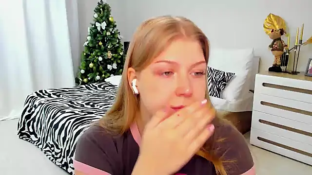 Snapshot of Stella_Light chatting on January 13, 4:27 am Stella Light online show from January 13, 4:27 am