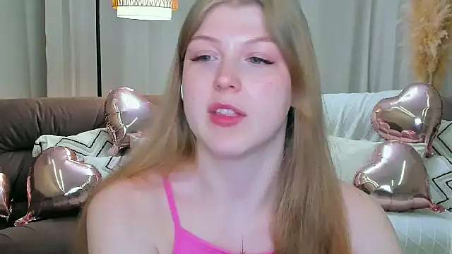 Stella Light online show from April 3, 7:20 pm