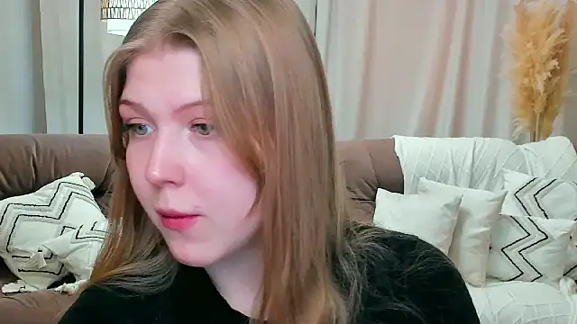 Snapshot of Stella_Light chatting on February 3, 12:43 pm Stella Light online show from February 3, 12:43 pm