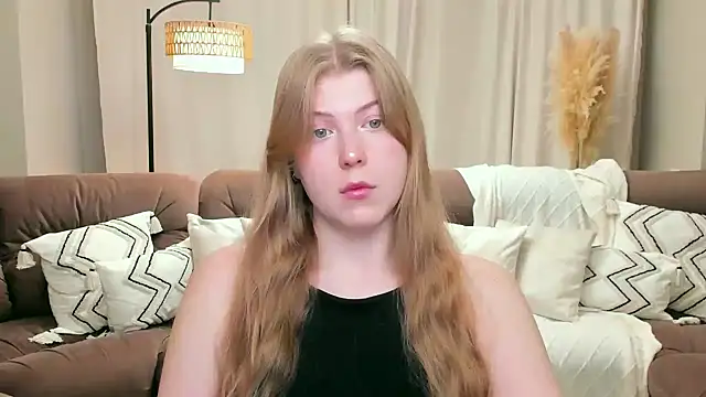 Snapshot of Stella_Light chatting on December 19, 4:49 am Stella Light online show from December 19, 4:49 am