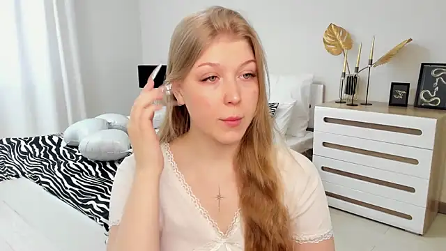 Stella Light online show from March 8, 4:16 am