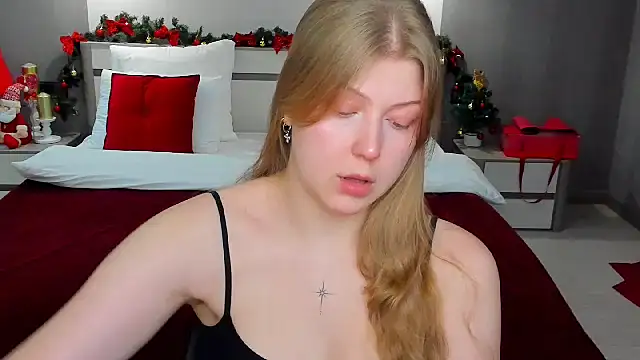 Snapshot of Stella_Light chatting on December 22, 4:12 am Stella Light online show from December 22, 4:12 am