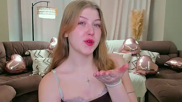 Snapshot of Stella_Light chatting on February 18, 4:21 am Stella Light online show from February 18, 4:21 am