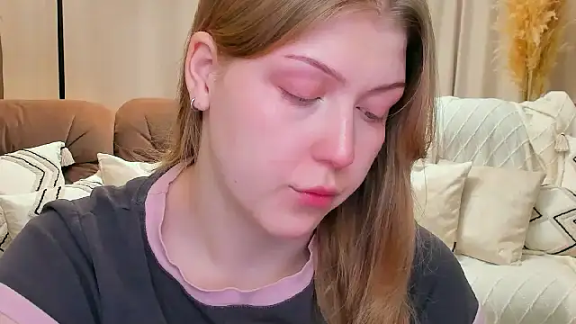 Snapshot of Stella_Light chatting on December 20, 4:15 am Stella Light online show from December 20, 4:15 am