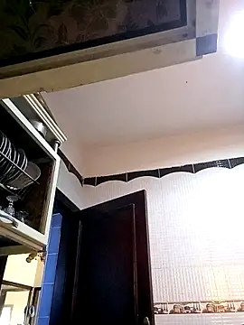 SandyAmr online show from March 8, 8:17 am