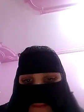 Snapshot of SandyAmr chatting on February 26, 7:52 am SandyAmr online show from February 26, 7:52 am