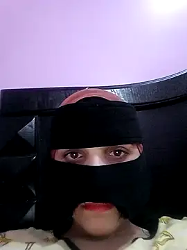 SandyAmr online show from March 29, 7:21 am