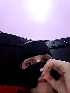 Snapshot of SandyAmr chatting on November 16, 8:30 am SandyAmr online show from November 16, 8:30 am