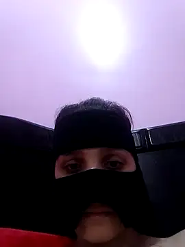 Snapshot of SandyAmr chatting on November 19, 8:47 am SandyAmr online show from November 19, 8:47 am