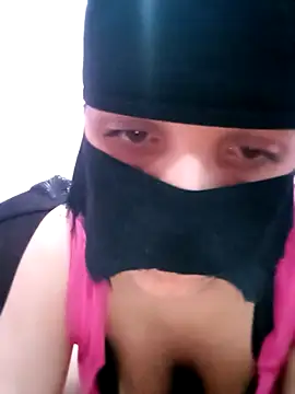 Snapshot of SandyAmr chatting on December 4, 8:57 am SandyAmr online show from December 4, 8:57 am