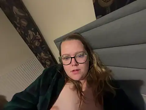 Scarletcum22 online show from December 16, 7:12 am