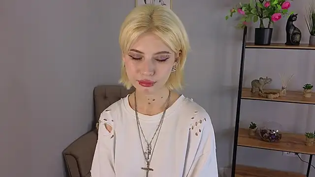 Snapshot of Jasmi_Yets chatting on October 30, 10:02 am Jasmi Yets online show from October 30, 10:02 am