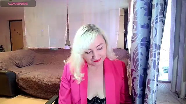 LadyKriss online show from November 18, 7:44 am