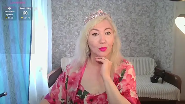 Snapshot of LadyKriss chatting on July 16, 4:31 am LadyKriss online show from July 16, 4:31 am