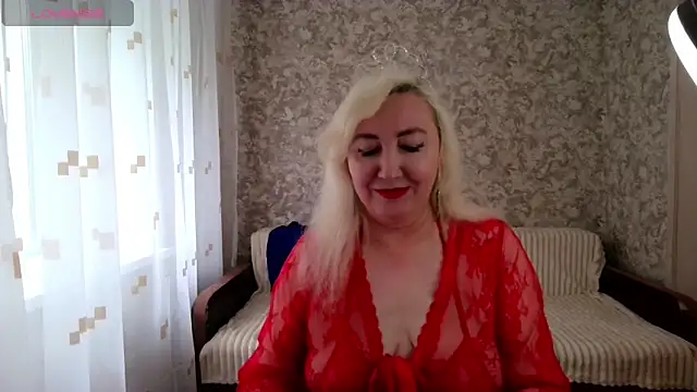 Snapshot of LadyKriss chatting on June 12, 3:48 am LadyKriss online show from June 12, 3:48 am