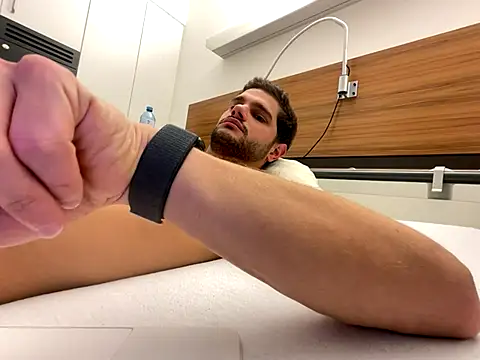 Snapshot of youngboyformommy24 chatting on November 3, 5:27 pm youngboyformommy24 online show from November 3, 5:27 pm